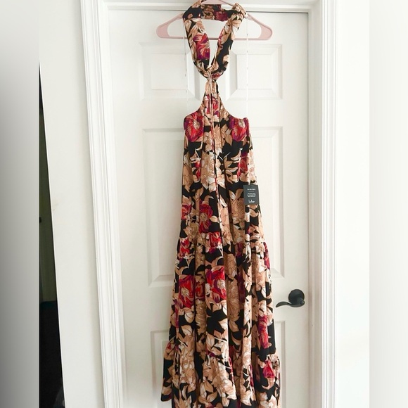NWT Lulus Midsummer Moment Black Floral Print Cutout Halter Maxi Dress Medium - Picture 4 of 11